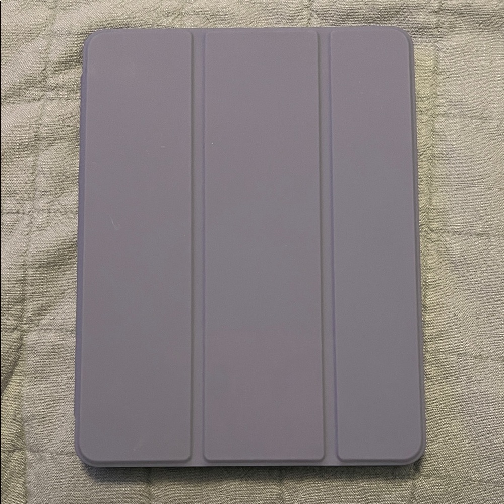 Sleek Gray Tablet Cover